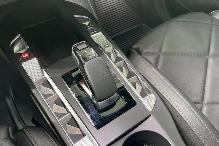 Hvid DS DS 3 CrossBack fra 2022