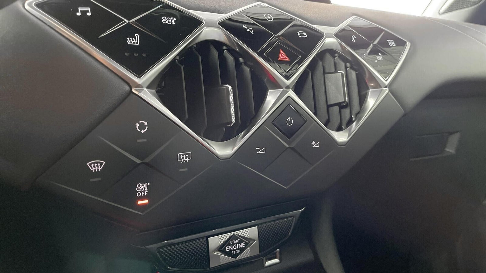 Hvid DS DS 3 CrossBack fra 2022