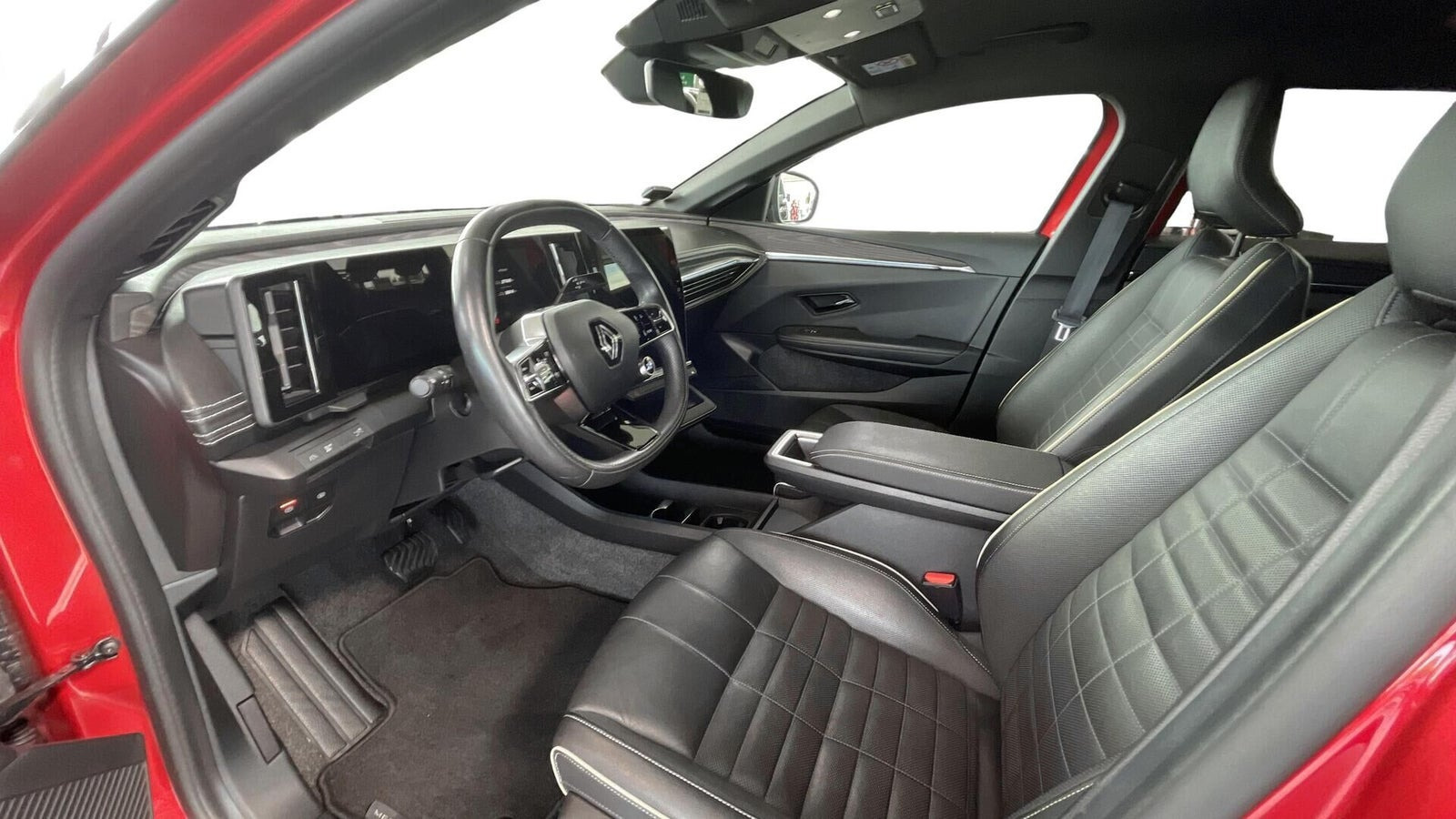 Rød Renault Megane E-Tech fra 2023