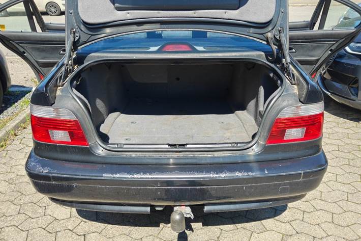 undefined BMW 525i fra 2001