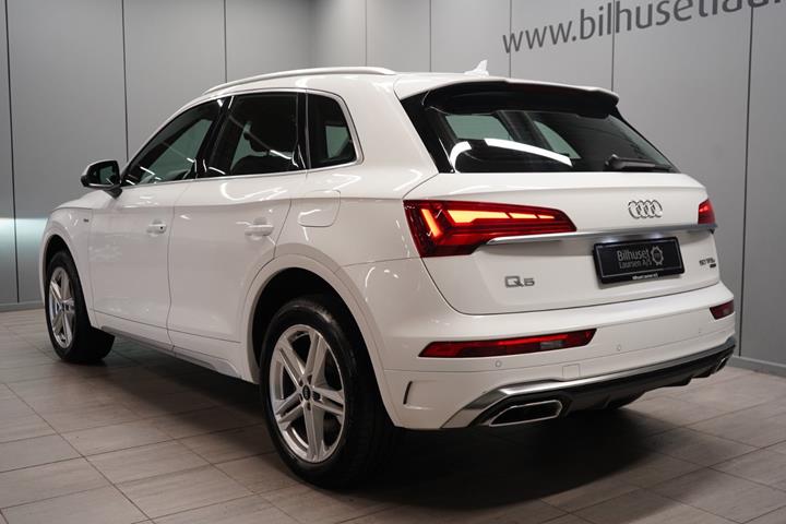 Hvid Audi Q5 fra 2023