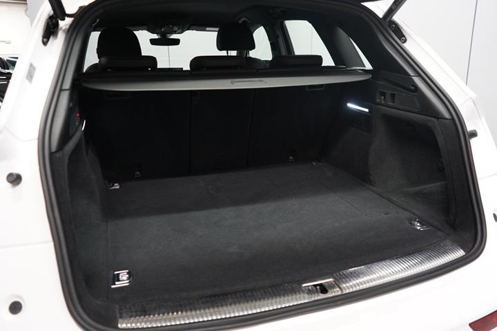 Hvid Audi Q5 fra 2023