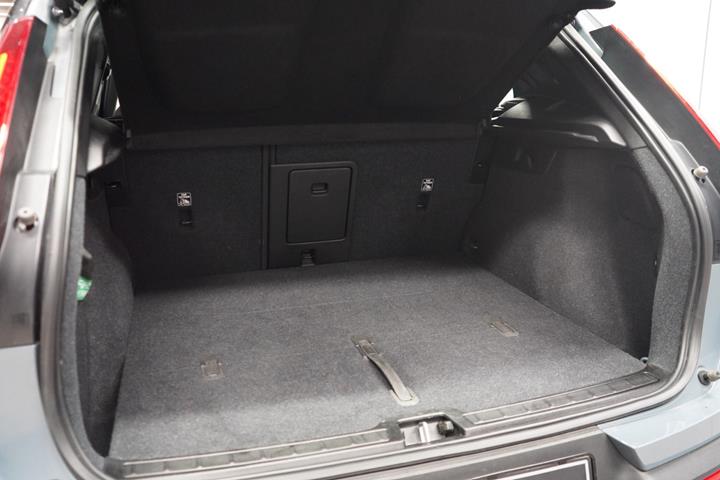 Grå Volvo XC40 fra 2023