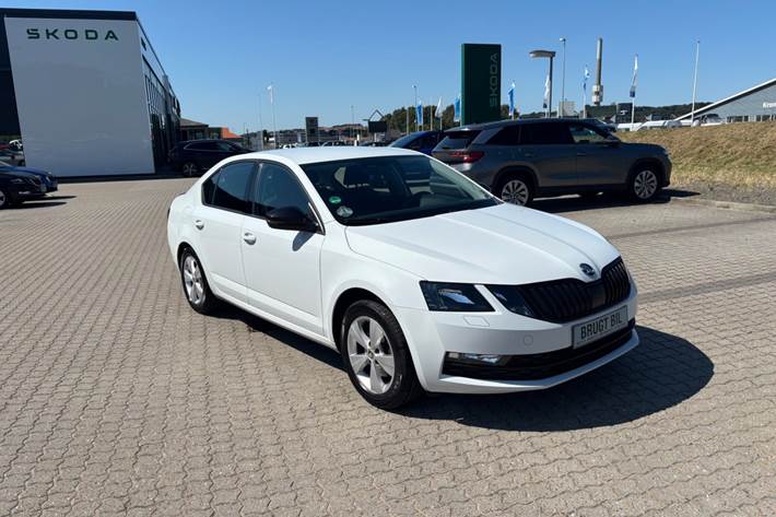Hvid Skoda Octavia fra 2020