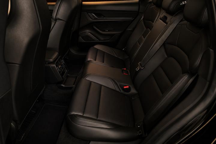 Sort Porsche Taycan 4S fra 2020