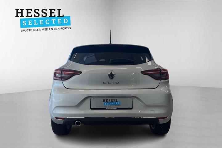 Sølv Renault Clio V fra 2022