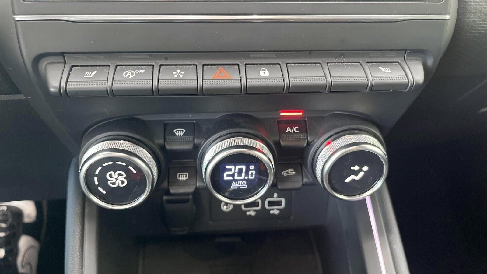 Sølv Renault Clio V fra 2022