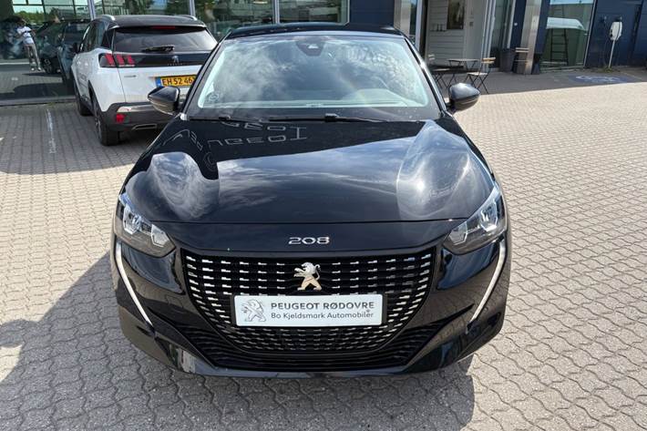 Rød Peugeot 208 fra 2022
