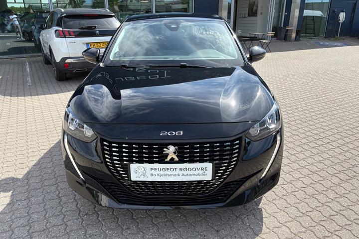 Rød Peugeot 208 fra 2022
