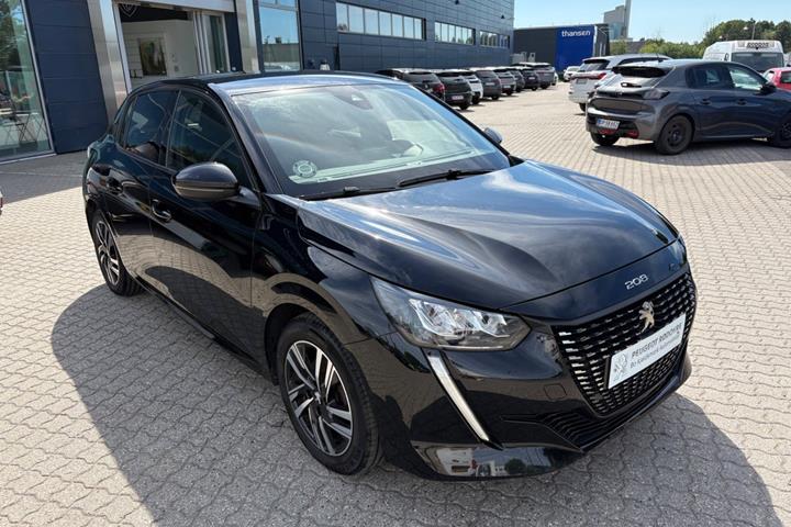 Rød Peugeot 208 fra 2022