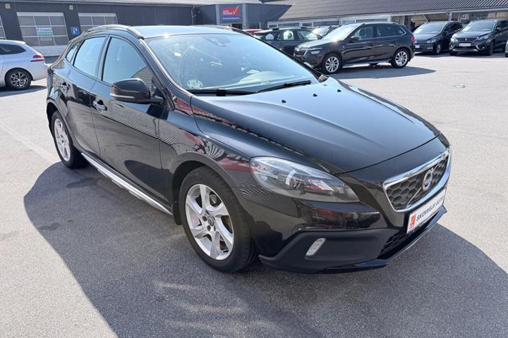 Sort Volvo V40 CC fra 2015