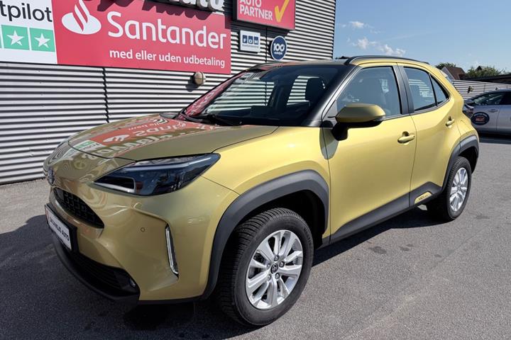 Gul Toyota Yaris Cross fra 2022