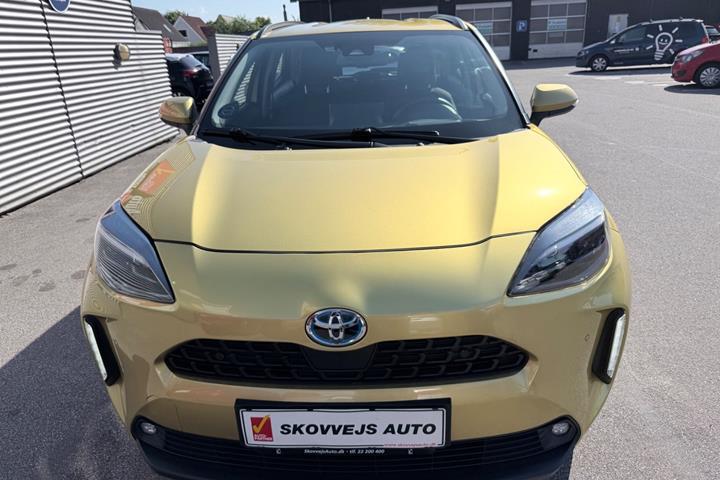 Gul Toyota Yaris Cross fra 2022