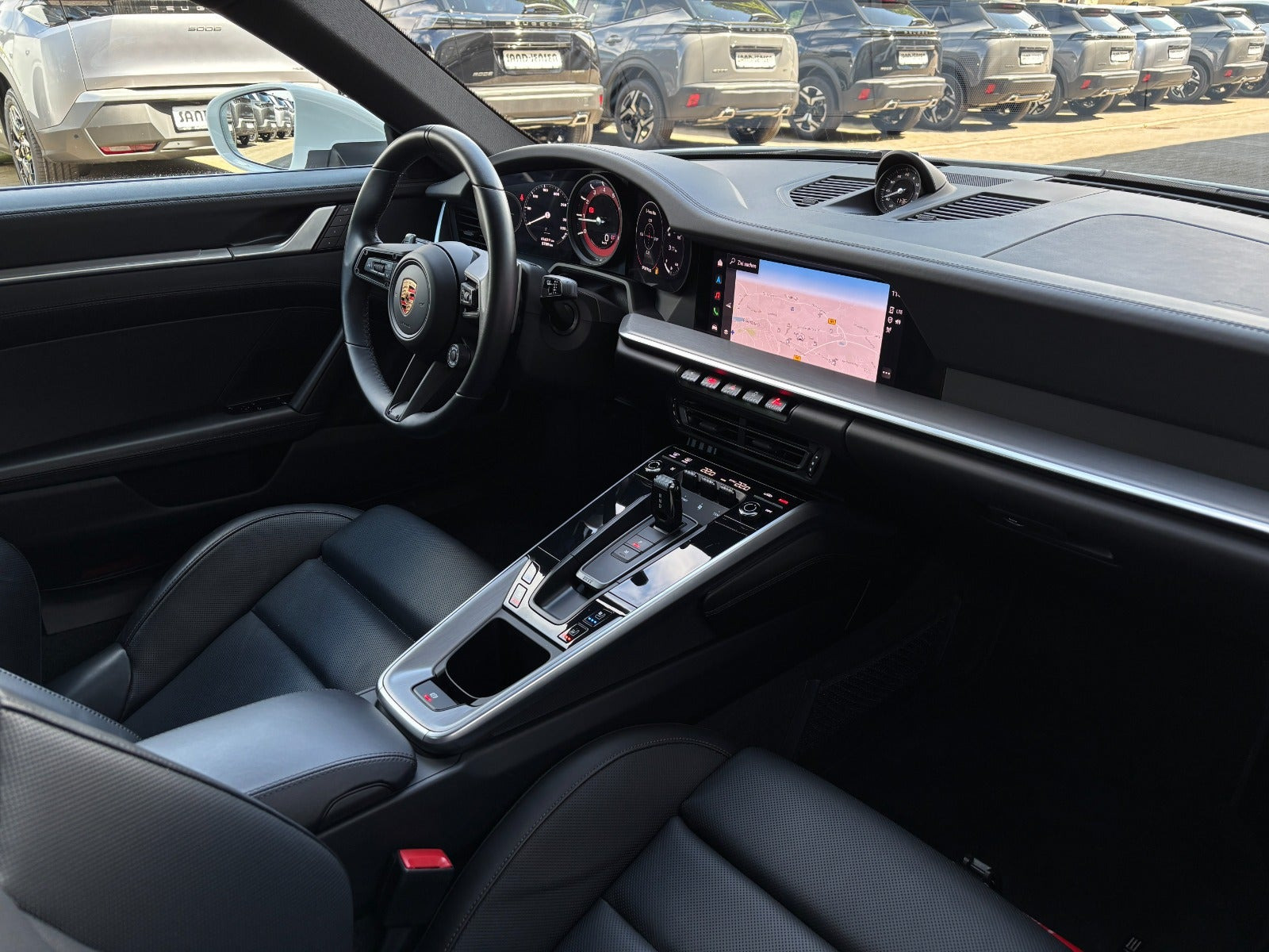 Hvid Porsche 911 Carrera 4S fra 2024