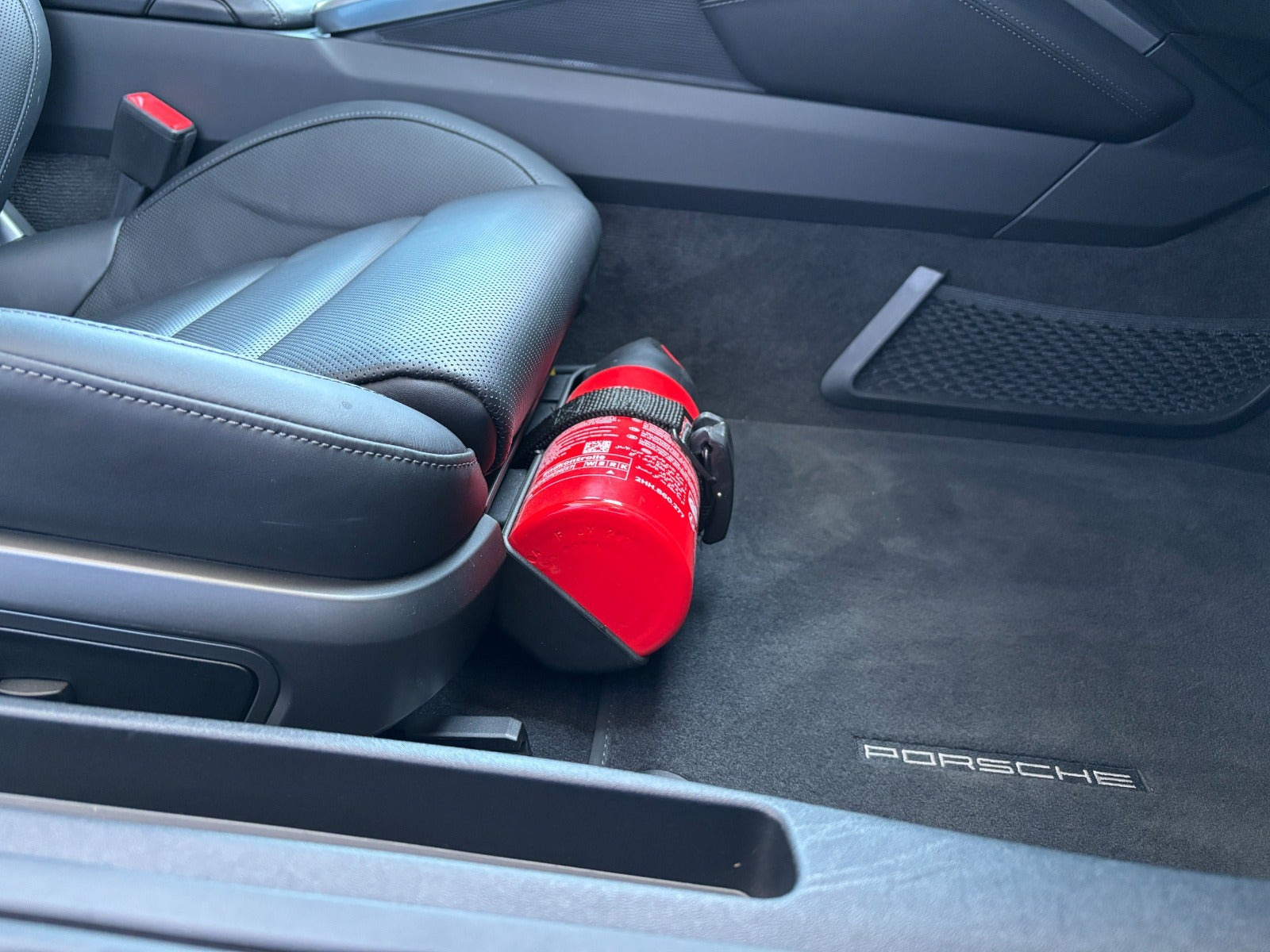 Hvid Porsche 911 Carrera 4S fra 2024
