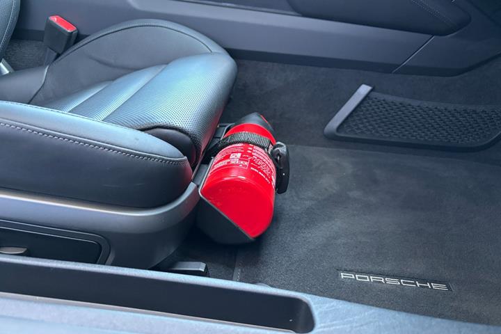 Hvid Porsche 911 Carrera 4S fra 2024