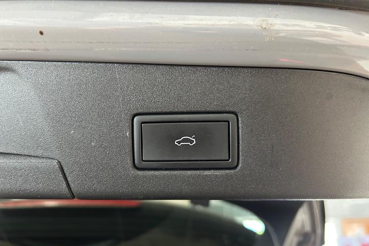 Grå VW ID.4 fra 2024