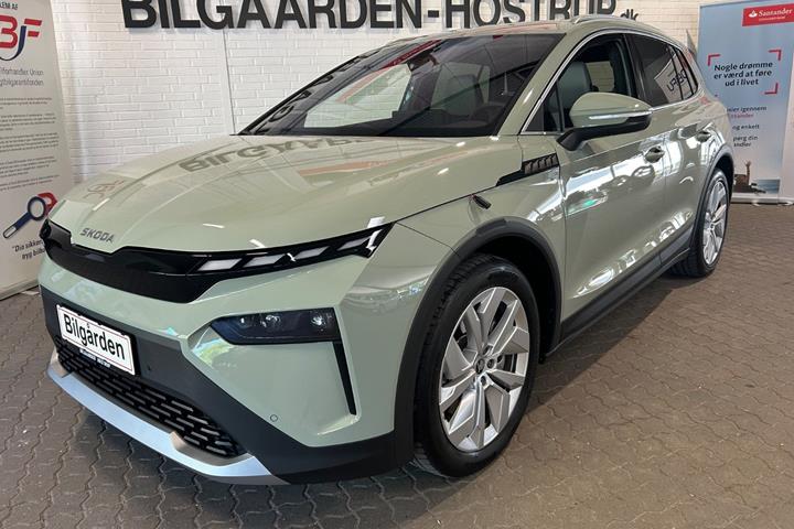 Grøn Skoda Elroq fra 2025 set udefra