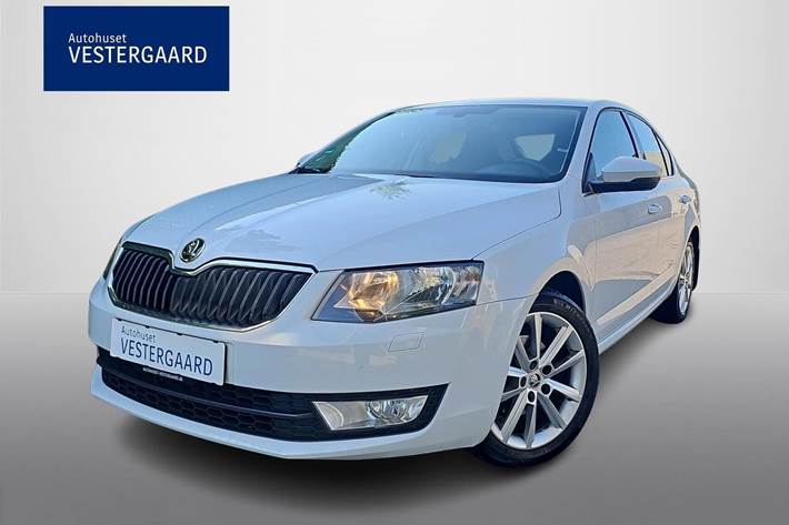 Hvid Skoda Octavia fra 2015