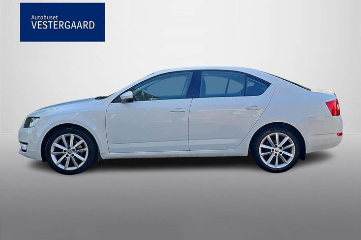 Hvid Skoda Octavia fra 2015
