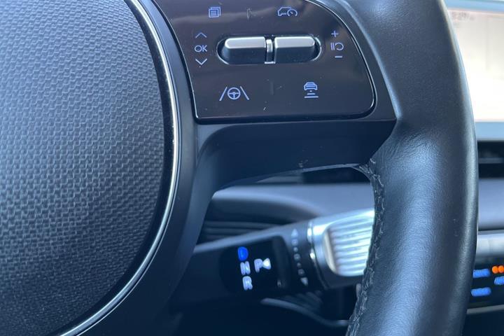 Blå Hyundai Ioniq 5 fra 2022