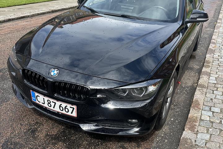 Sort BMW 3-Serie fra 2014