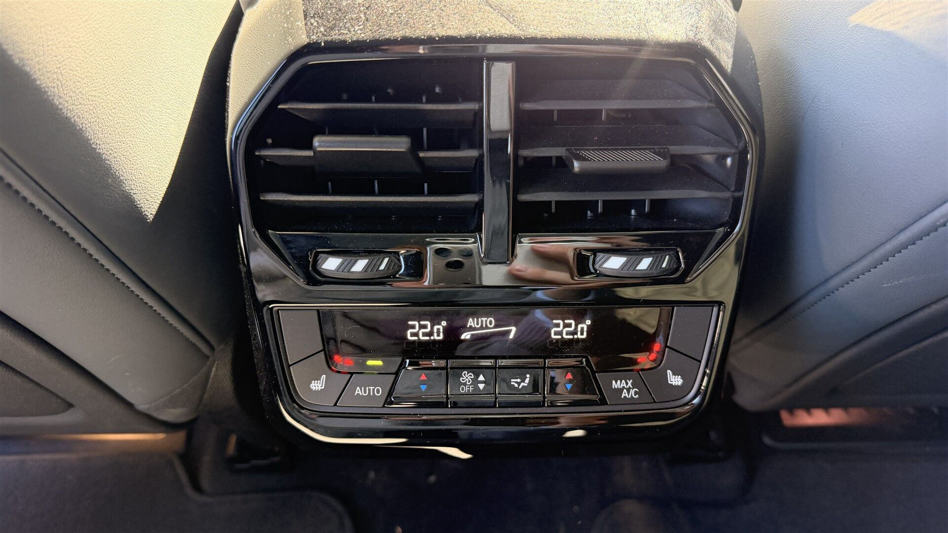 Hvid BMW iX fra 2022