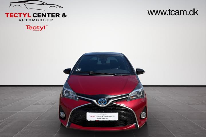 Rød Toyota Yaris fra 2017