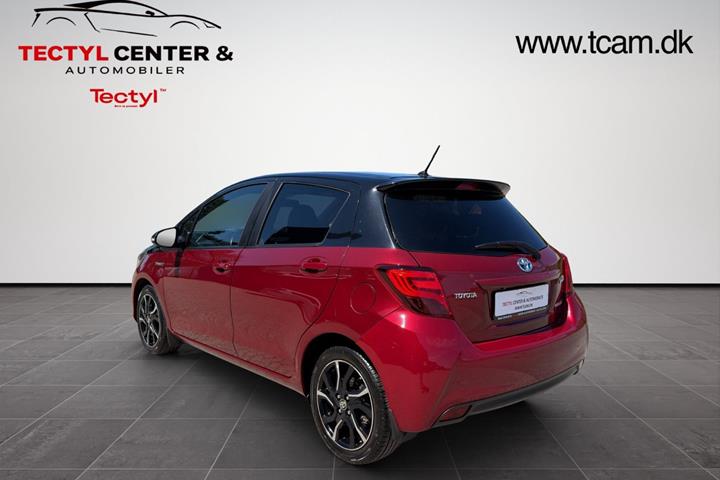 Rød Toyota Yaris fra 2017