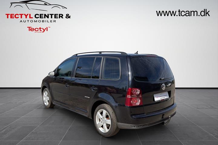 Sort VW Touran fra 2009