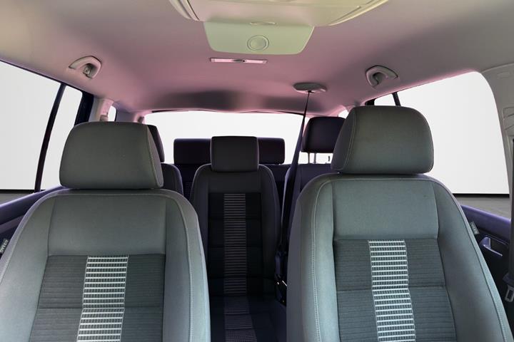 Sort VW Touran fra 2009
