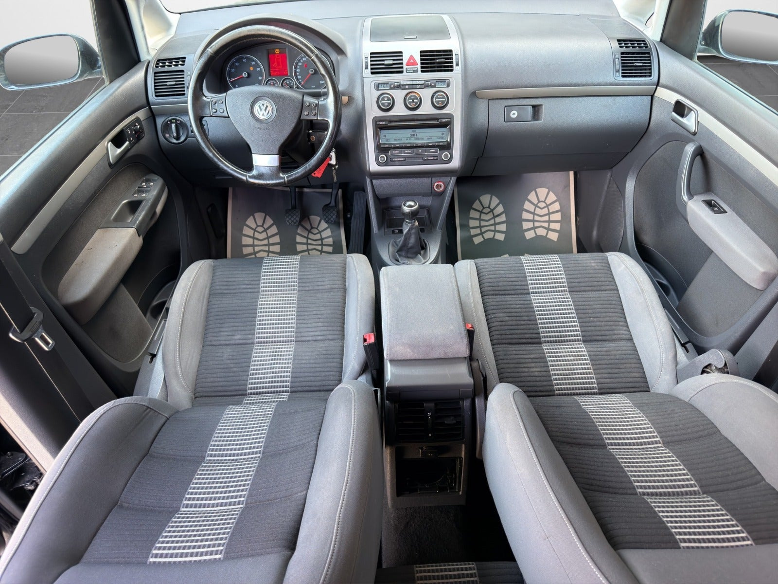 Sort VW Touran fra 2009
