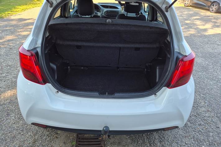 Grøn Toyota Yaris fra 2015
