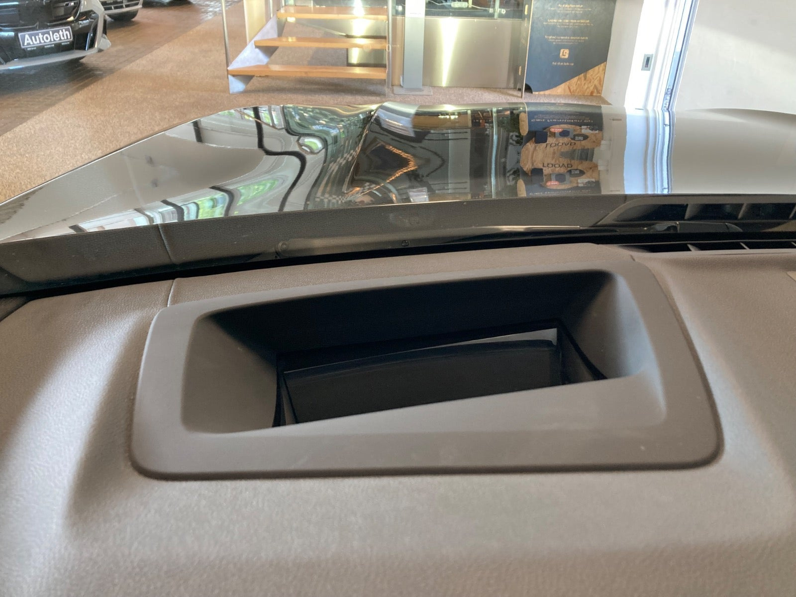 Grå BMW iX3 fra 2022