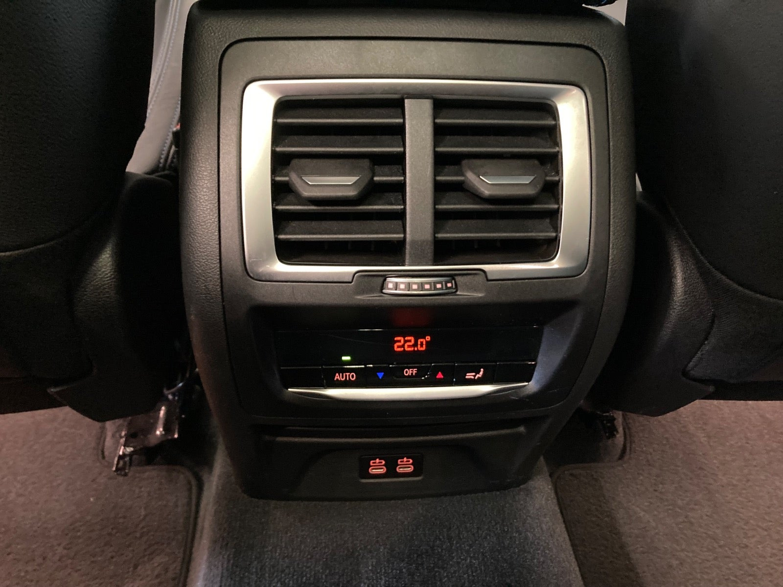 Grå BMW iX3 fra 2022