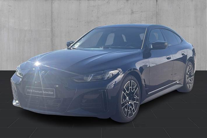 Blå BMW i4 fra 2025