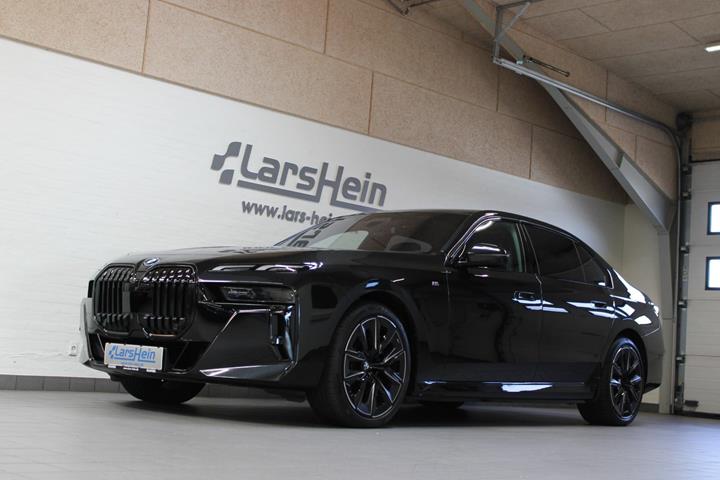 Sort BMW i7 fra 2024