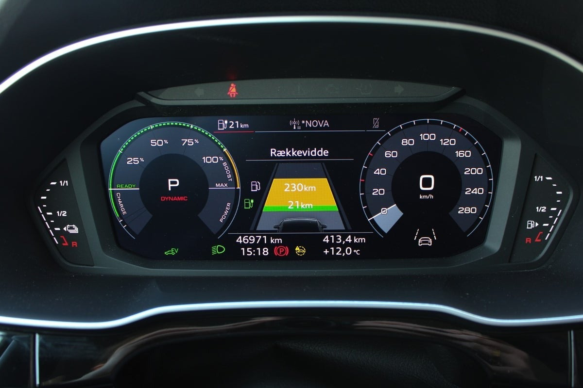 Grå Audi Q3 fra 2023