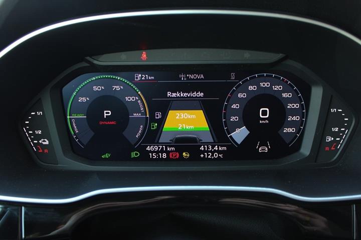 Grå Audi Q3 fra 2023