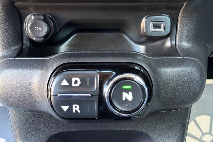 Sort Citroën C4 Cactus fra 2015