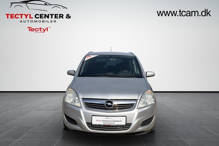 Sølv Opel Zafira fra 2008