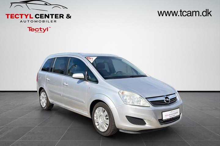Sølv Opel Zafira fra 2008