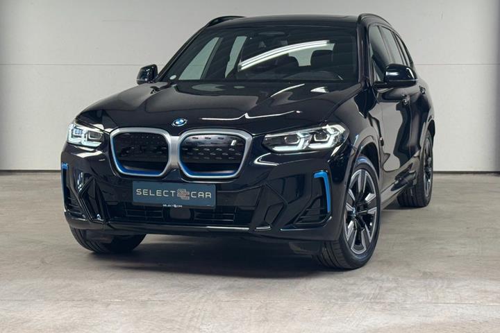 Sort BMW iX3 fra 2022 set udefra