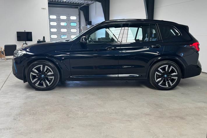 Sort BMW iX3 fra 2022