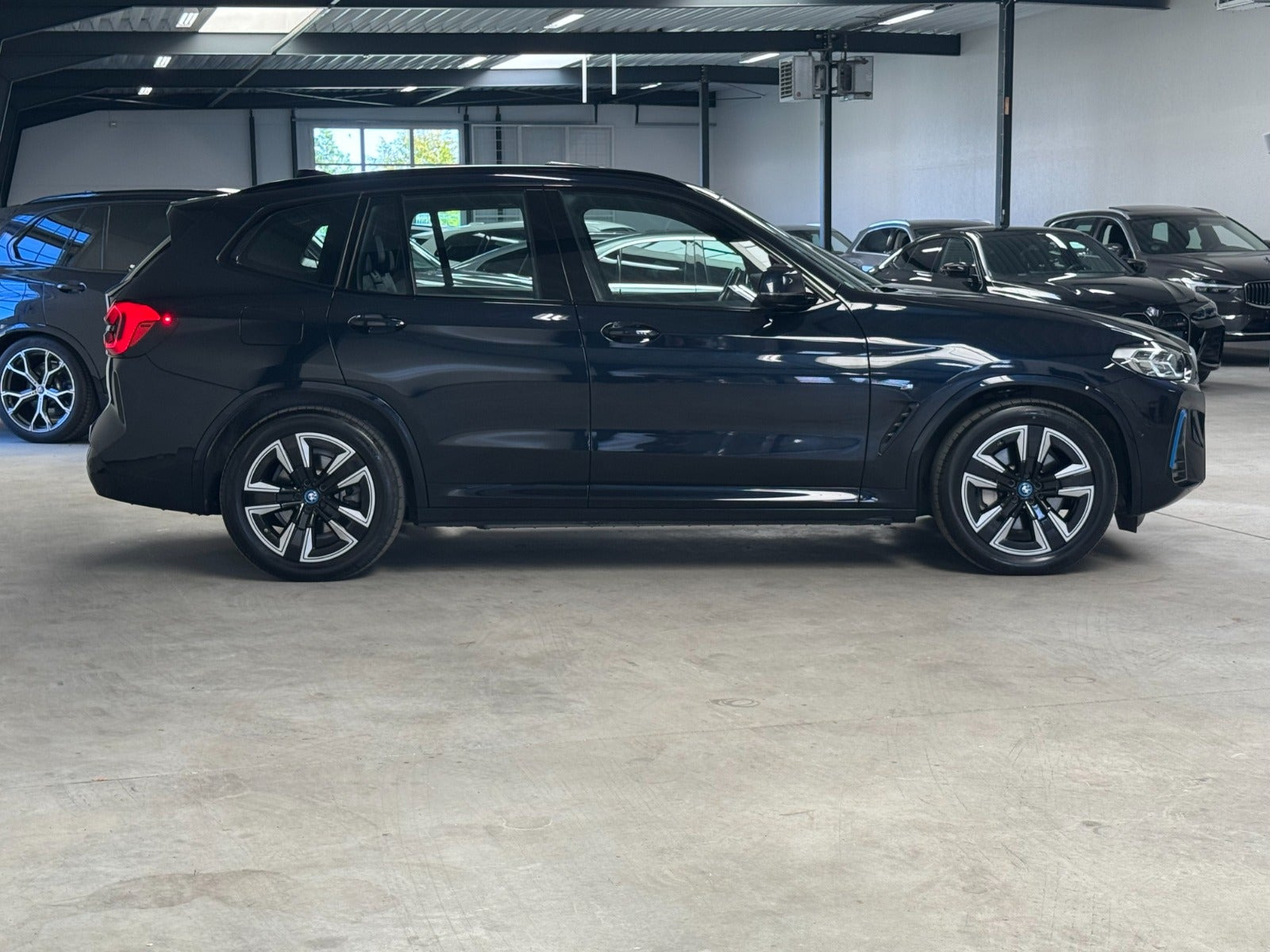 Sort BMW iX3 fra 2022