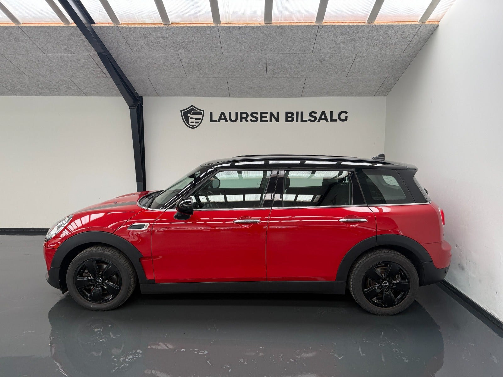 Rød Mini Clubman Cooper fra 2016