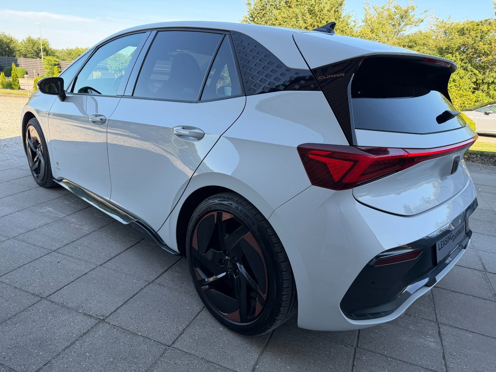 Hvid Cupra Born fra 2023