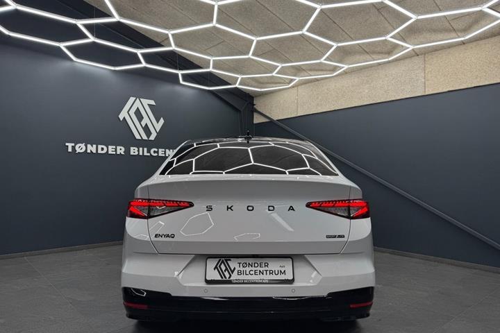 Hvid Skoda Enyaq fra 2026