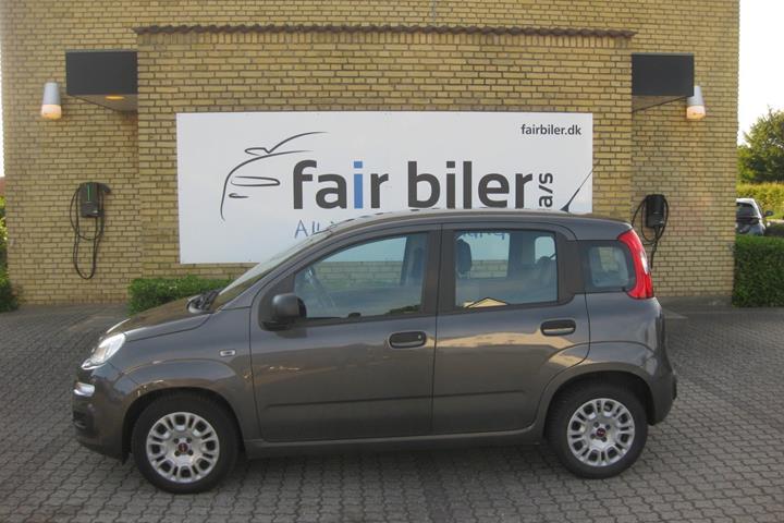 Grå Fiat Panda fra 2021