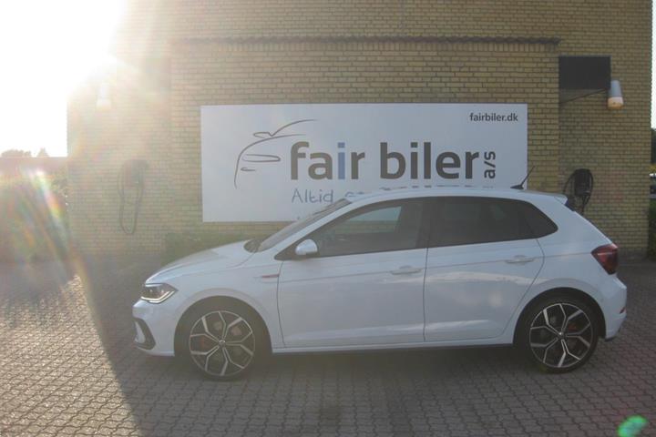Hvid VW Polo fra 2024